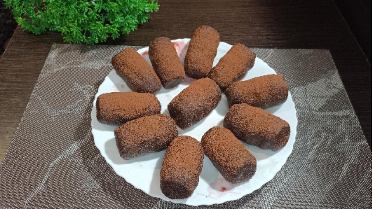 No-Bake Chocolate Cookie Cakes | Easy Homemade Dessert