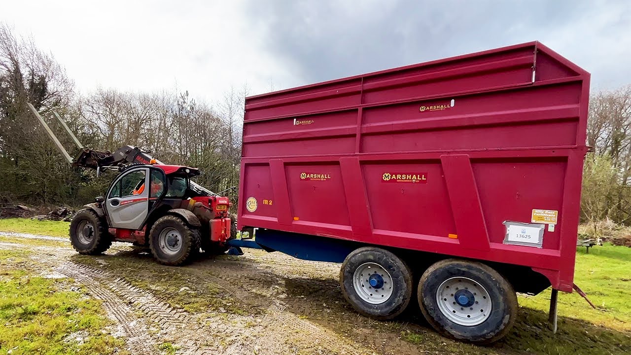 Small Telehandler or Massive Trailer!?