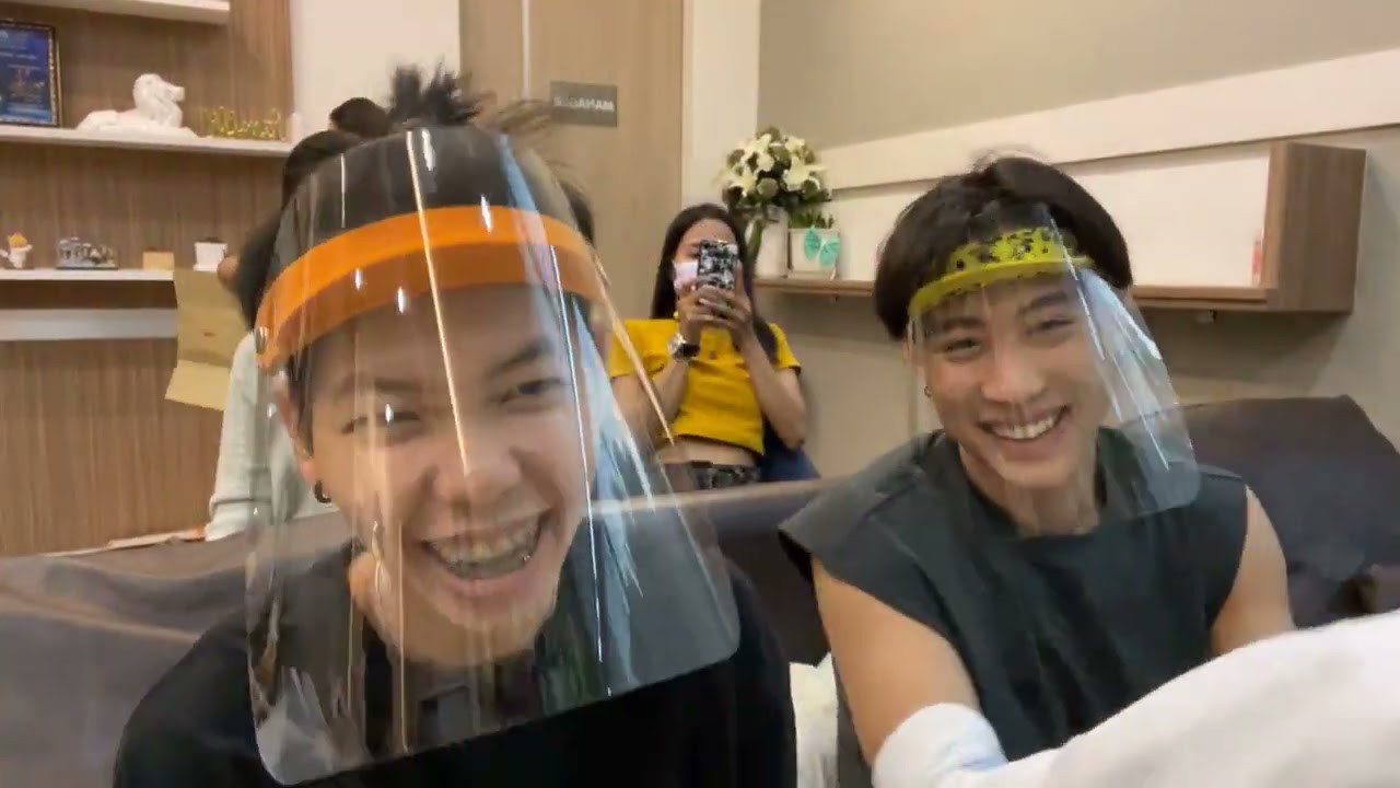 นุ๊กปาย ไลฟ์สดแกะของ