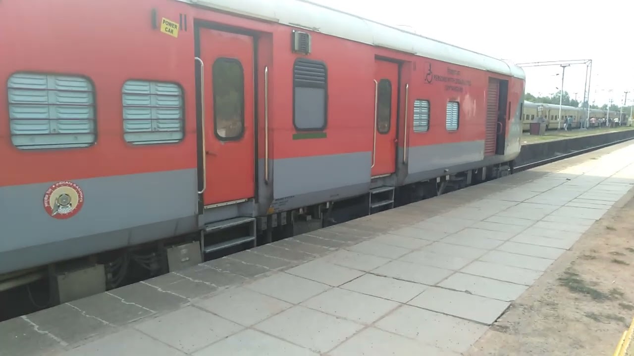 Sawantwadi Diva Passanger Train Arriving at Sawantwadi Station..!!