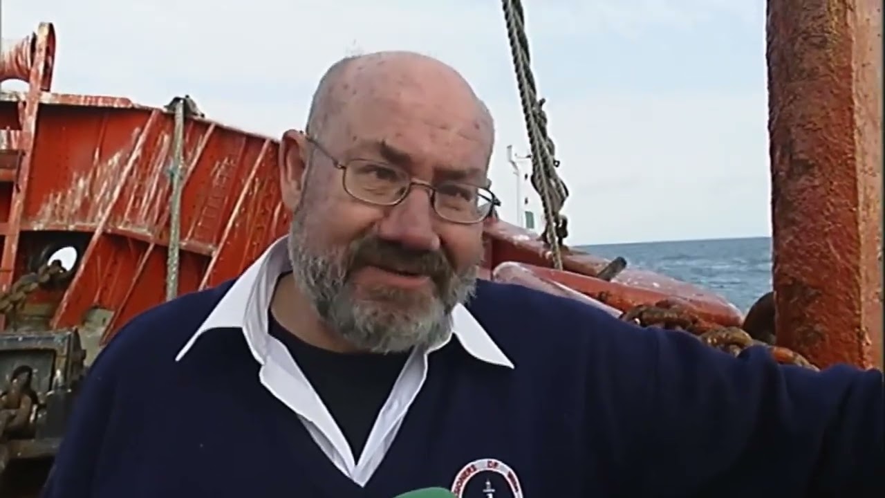 The last vessel operating as a lighthouse on the Irish coast is decommissioned The Gannet? 2009