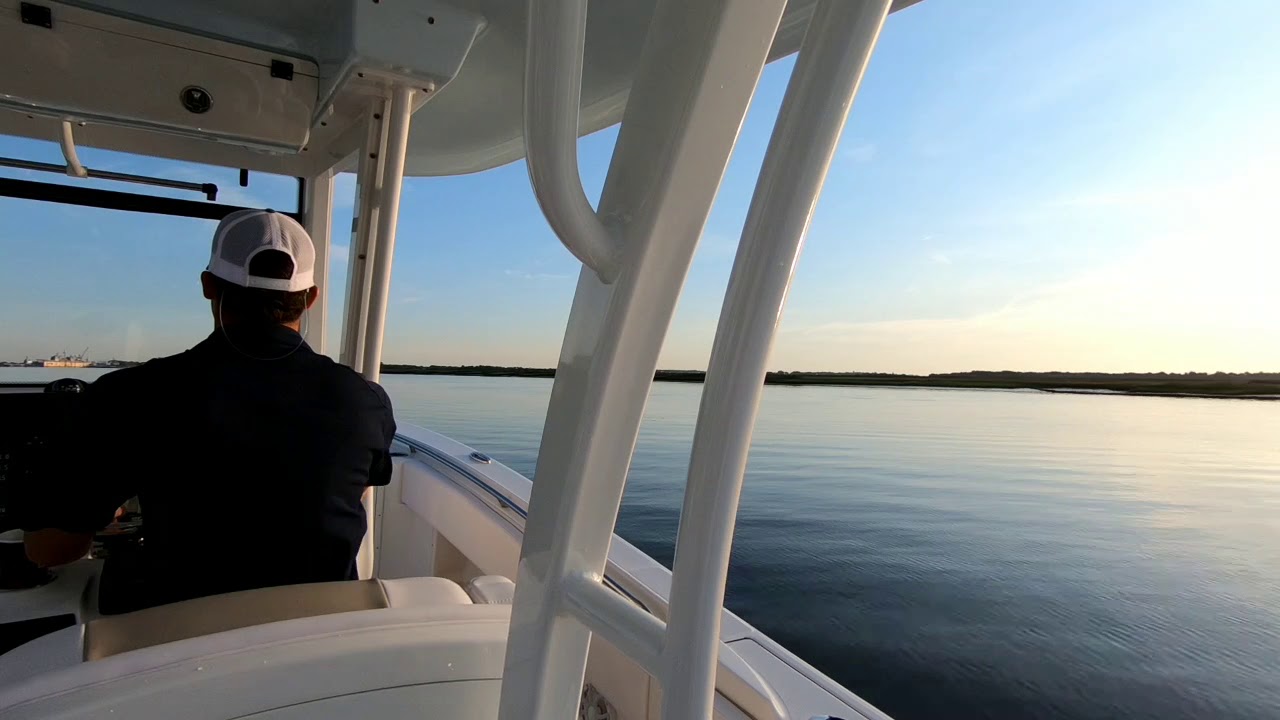 2018 Robalo R302