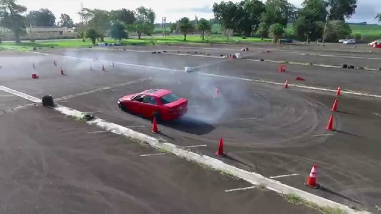 X Lachkar T Collard 325 e36 Red Bull Car Park Drift Mauritius 1st training
