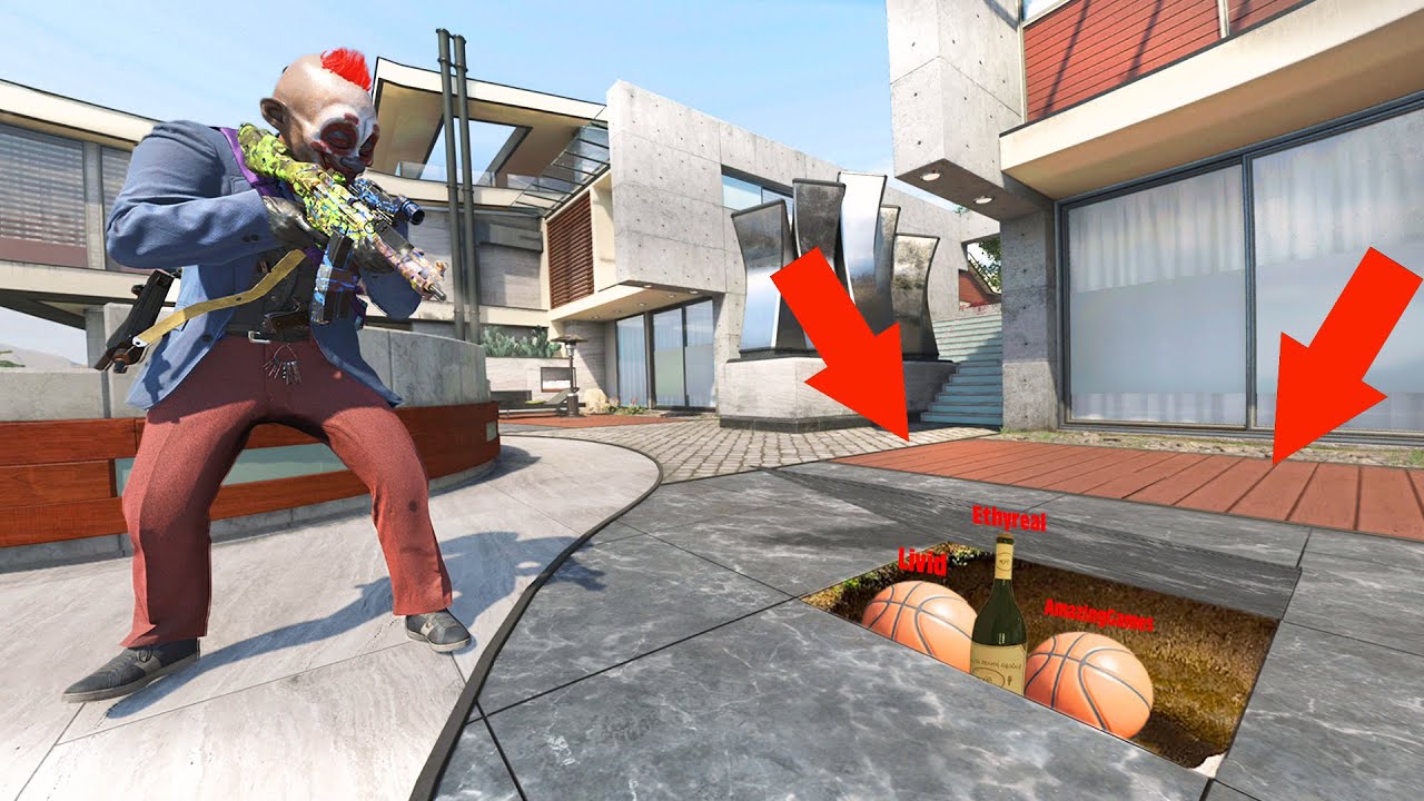 HIDING CLOSE TO ME UNDER THE TILES IN PROP HUNT ON COLD WAR!! HIDE N SEEK ON COLD WAR