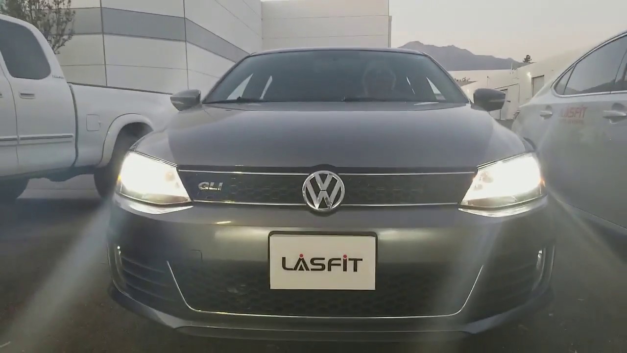 Как легко установить светодиодные лампы ближнего света H7 LASFIT на Volkswagen Jetta GLI 2012 год...