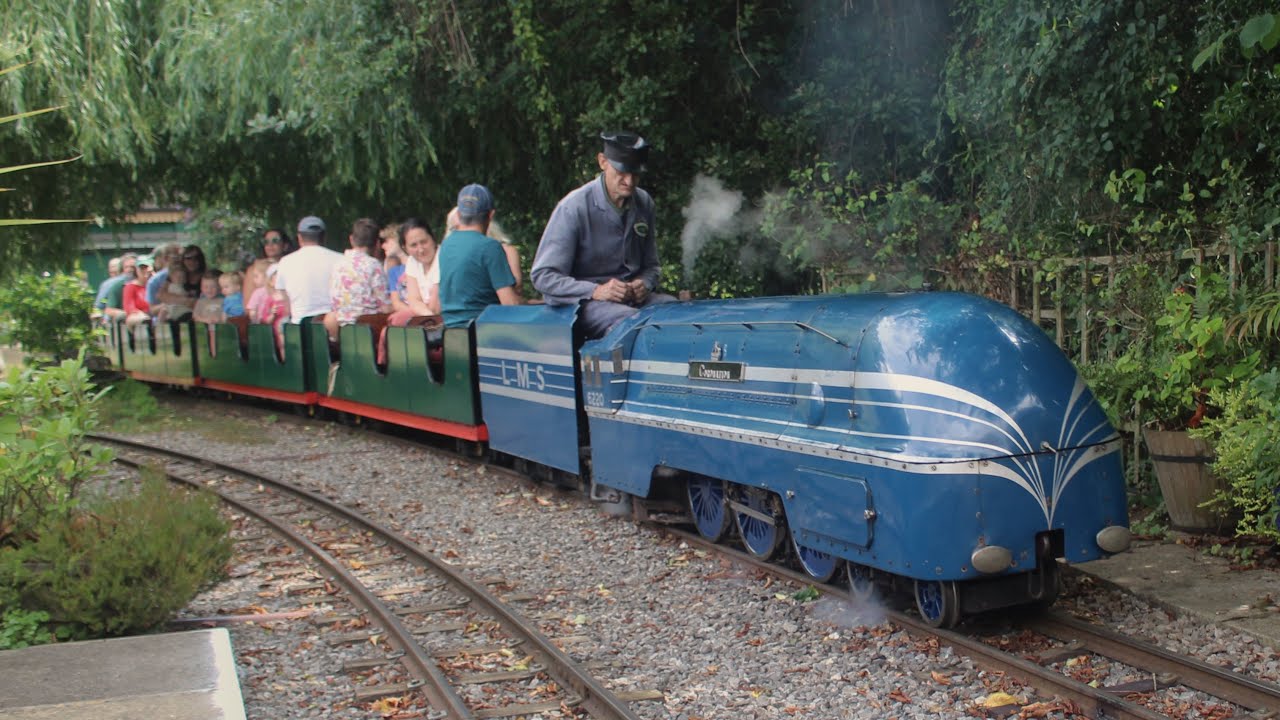 6220 coronation kicks off the school holidays at the South Downs light railway! 23/07/2025