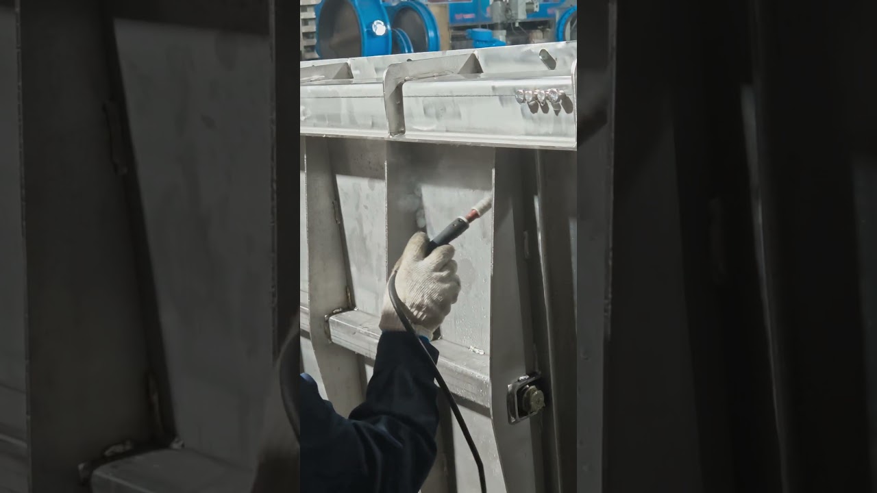 Penstock gate valve pickling: electrolytic washing