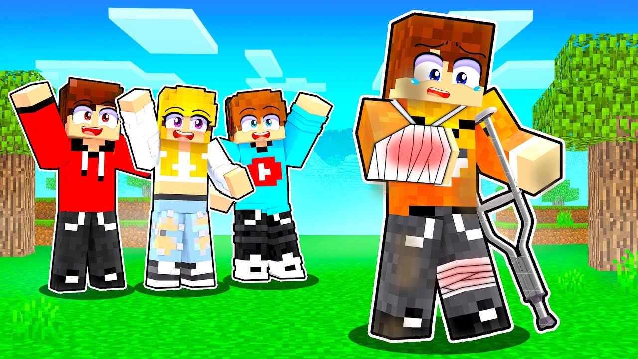 МОЯ СЕМЬЯ ОПРОВЕРГЛА МЕНЯ в Minecraft!