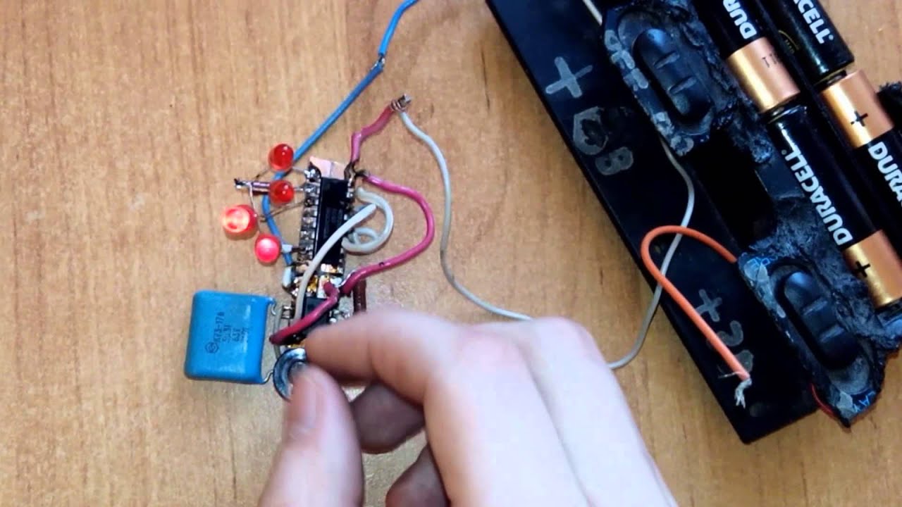 Светодиодная мигалка на микросхемах CD4022 и LM555