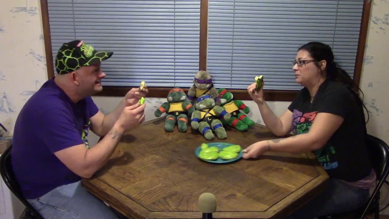 Nom Nom Nerd  S02E04  TMNT Pies Ft  BeeJay Hawn