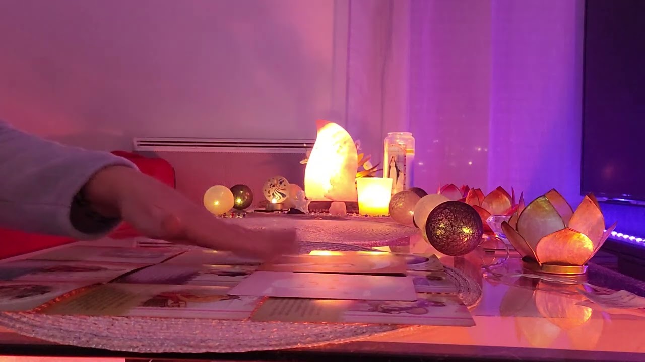 💫 Il/Elle revient à la communication après cette période de silence...💫