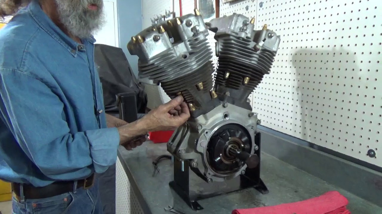 Harley Davidson Shovelhead Motor Removal of Cylinder Heads and Cylinders,  Disassembly, Part 1
