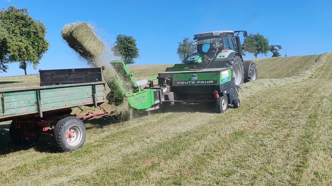 Kleine Hochdruckballen - Heupressen - Deutz-Fahr HD440 - Ballenschleuder