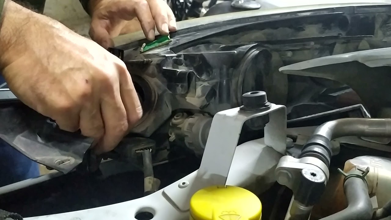 Renault Fluence LED Xenon montajı ve far sökümü
