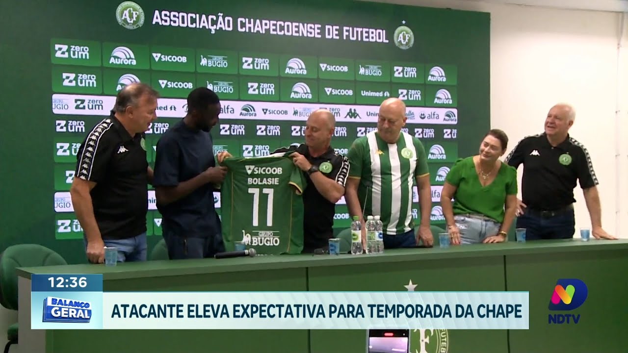 Bolasie é apresentado pela Chapecoense e fala sobre 2026