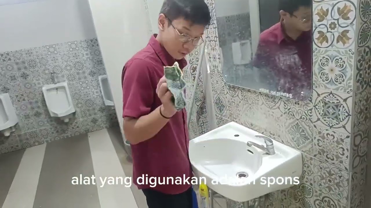 Tugas HKO, toilet umum 