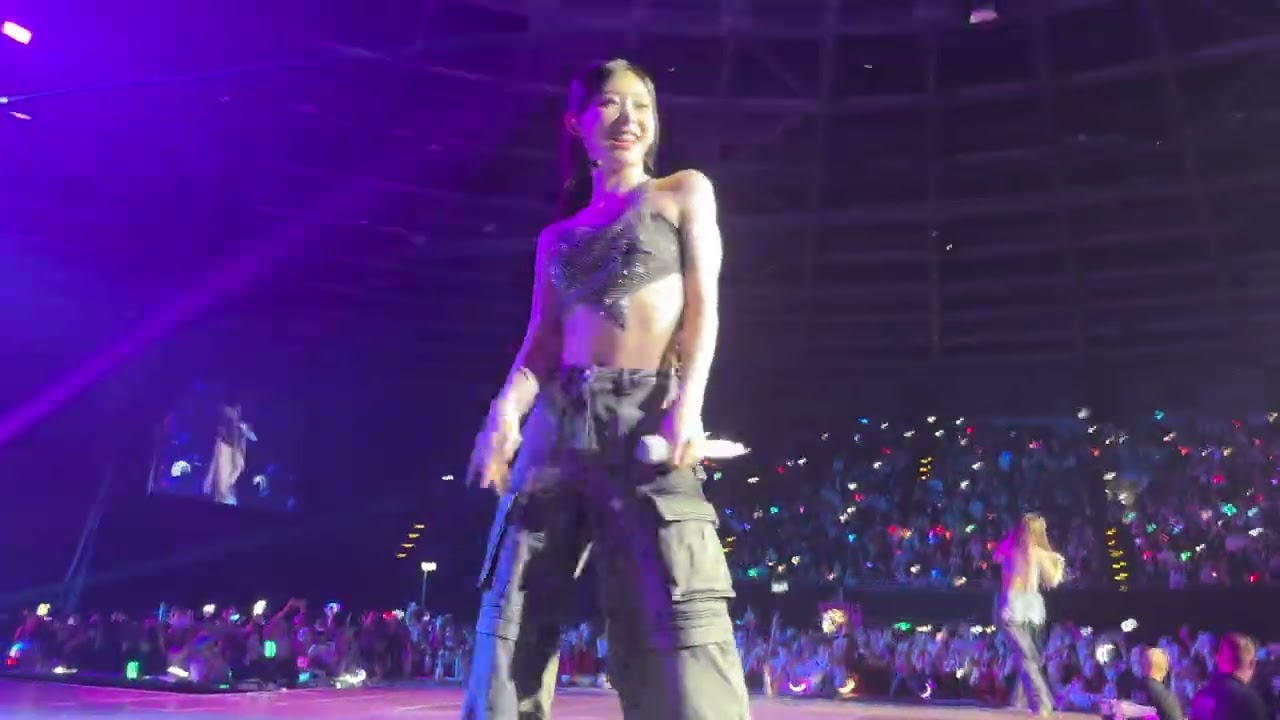 Itzy - speech + Psychic Lover + Don‘t give a what live in Berlin