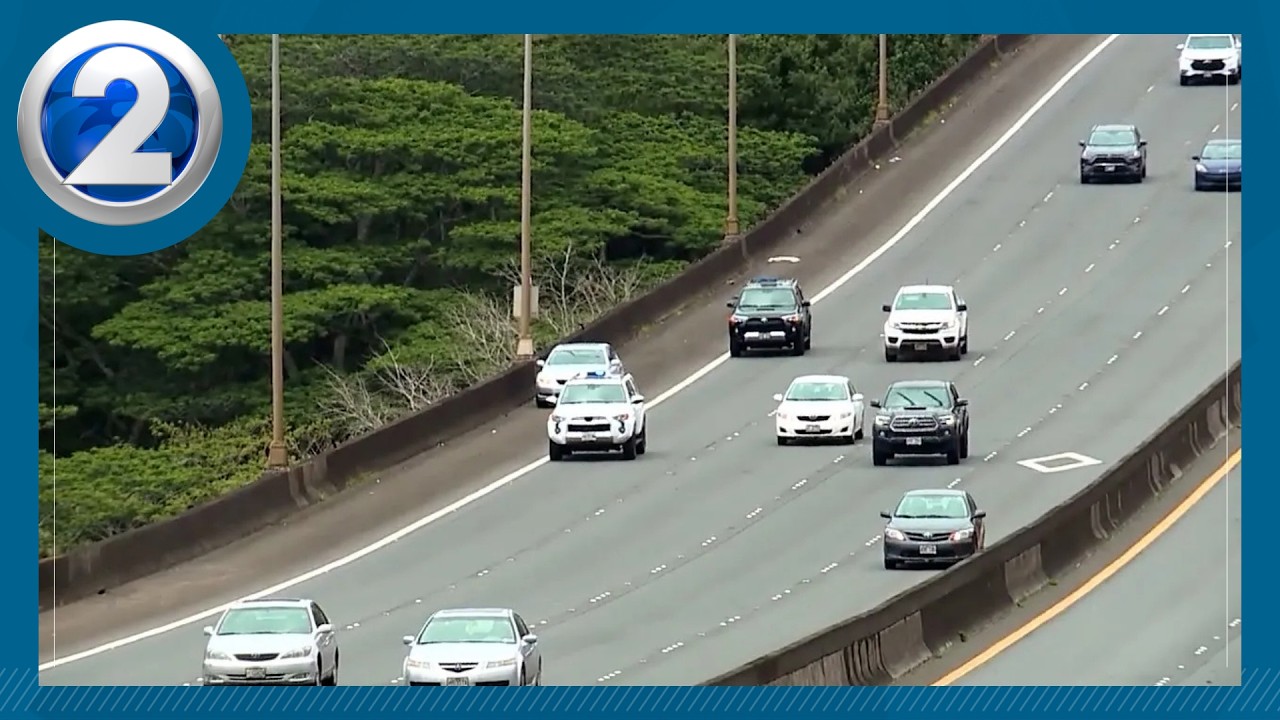 Hawaii raises truck bed age minimum, expands move over law