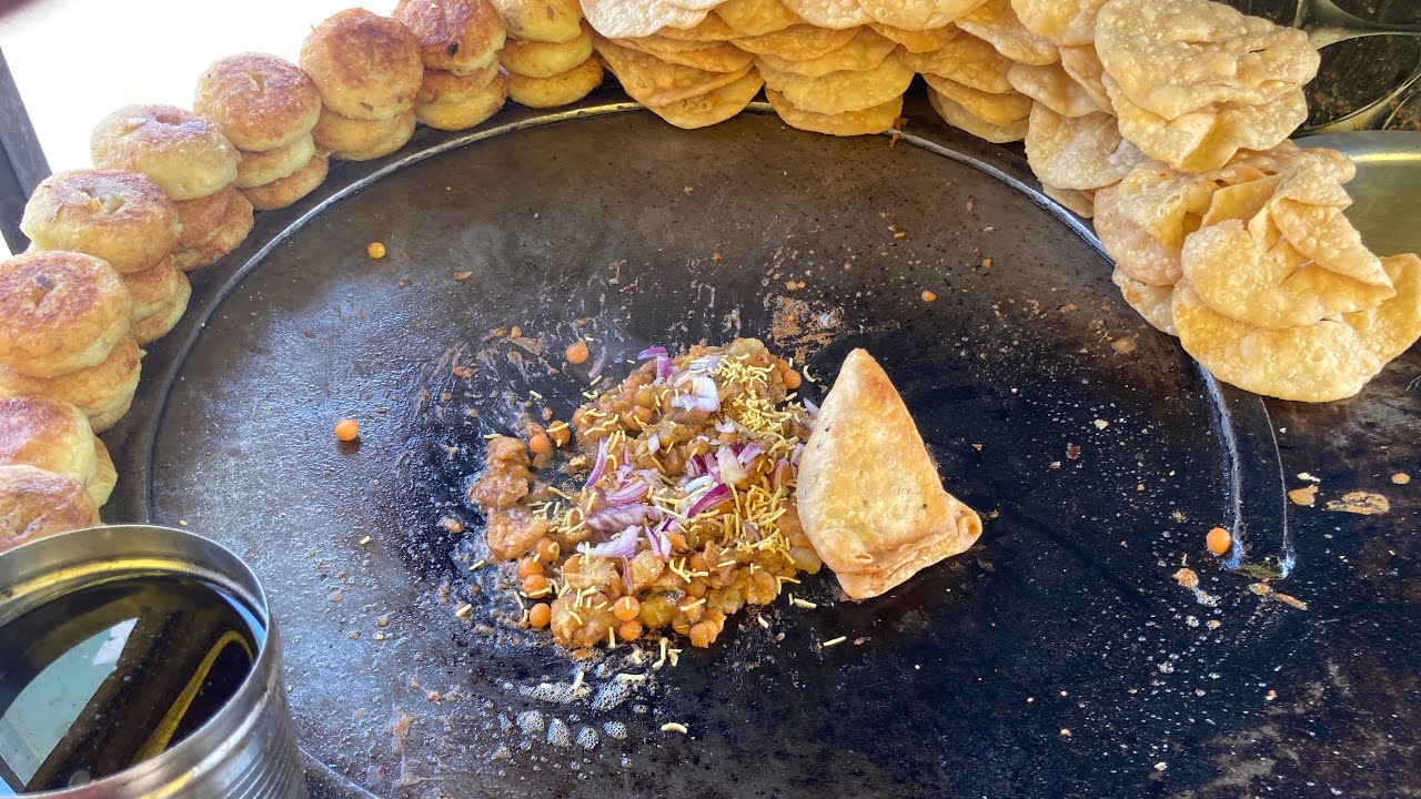 3 Rs Samosa Chaat 👌 #streetfoodindia #samosa #chaat #foodvlog #youtube   