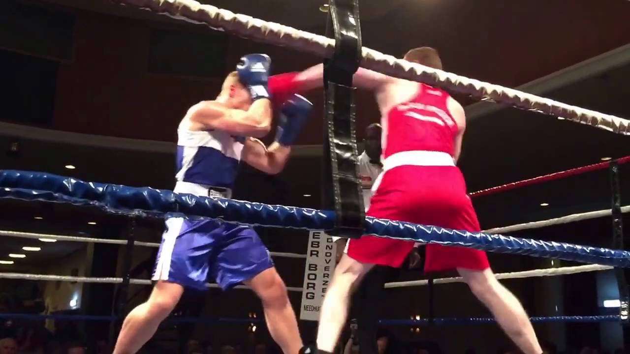 Jan Dijkstra (B.A.V. Frisia) vs Hendrik Siersema (B.U. Breda). Boksen, Schaaf City Theater, 26/11/16