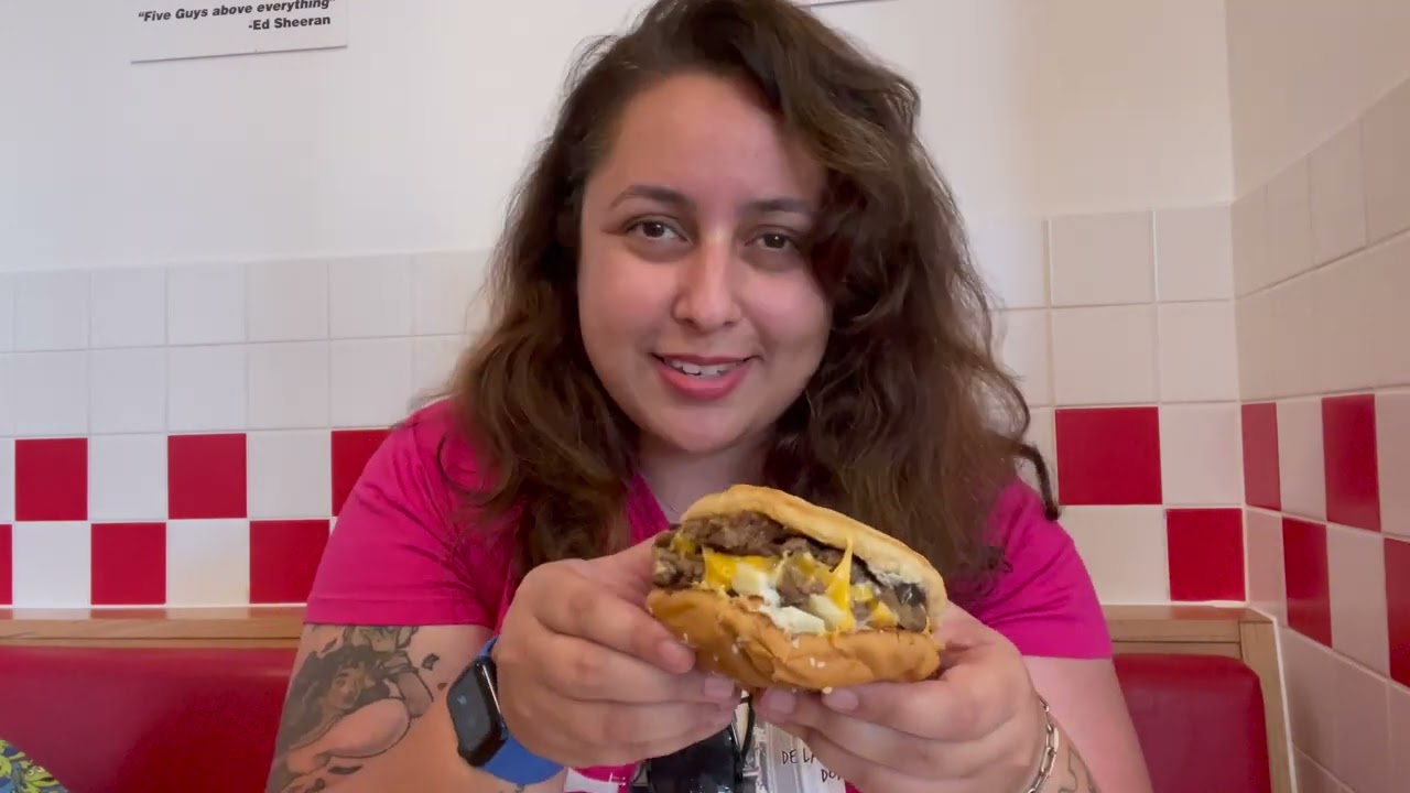 Disneyland Paris - FIVE GUYS (Quick Service Restaurant) | DISNEY VILLAGE
