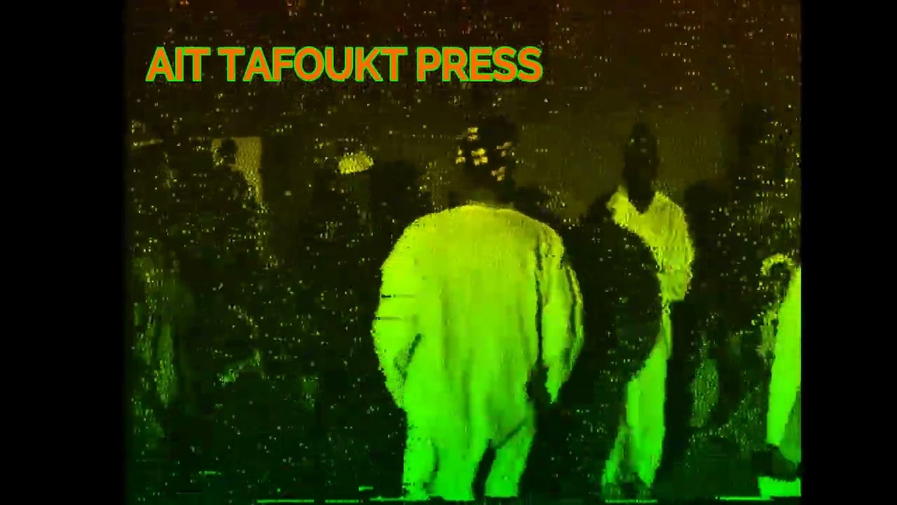 AIT TAFOUKT CHICHAOUA  مقطع فيديوالارشيف من دوار ايت تافوكت إقليم شيشاوة سنة  2000
