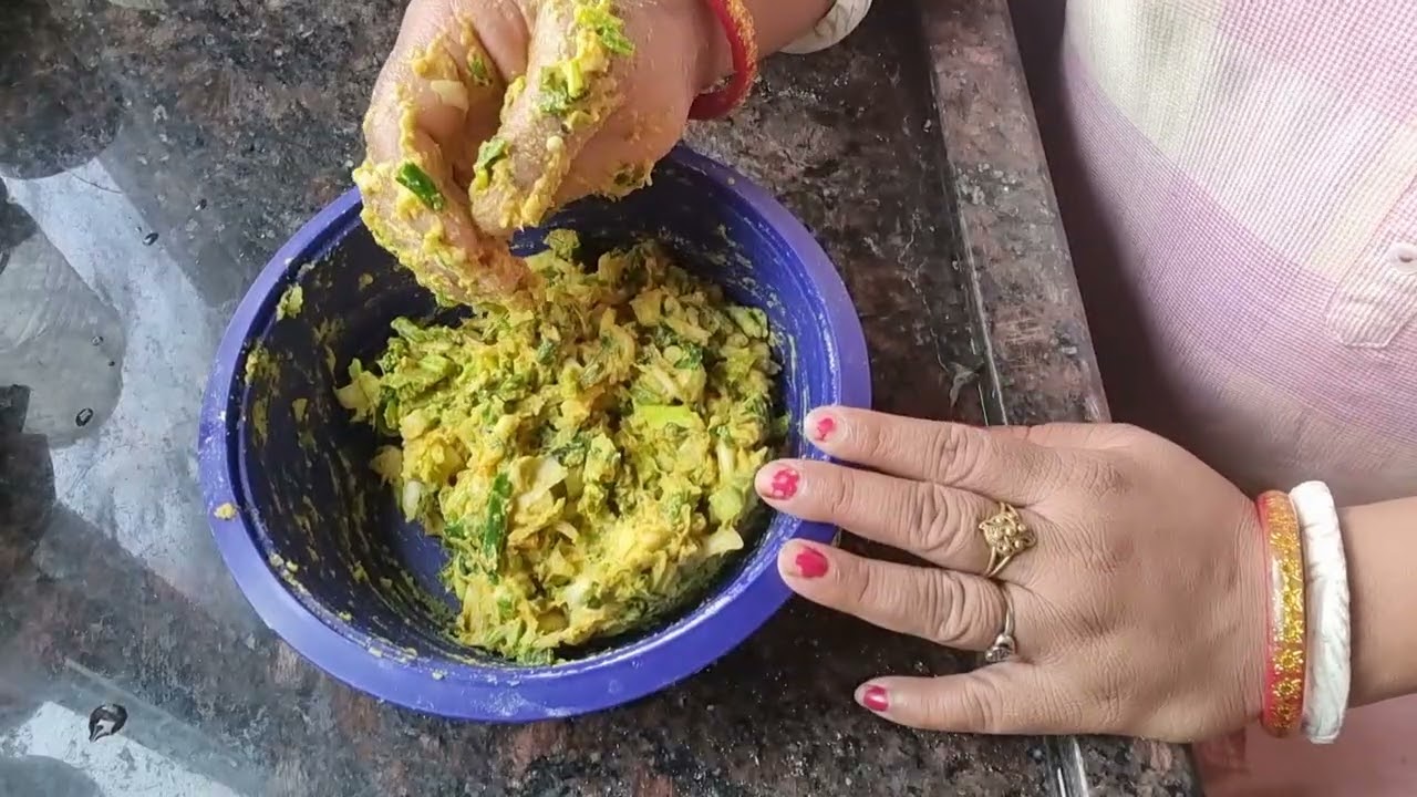 Pyaaz ke patte ka Pakoda. #food #minivlog #recipe #viralvideo #shortvideo #cooking #viralshorts 👍🙏❤️