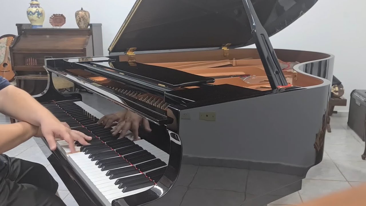 Queen - Bohemian Rhapsody (Piano Cover) / Brian May Guitar Solo