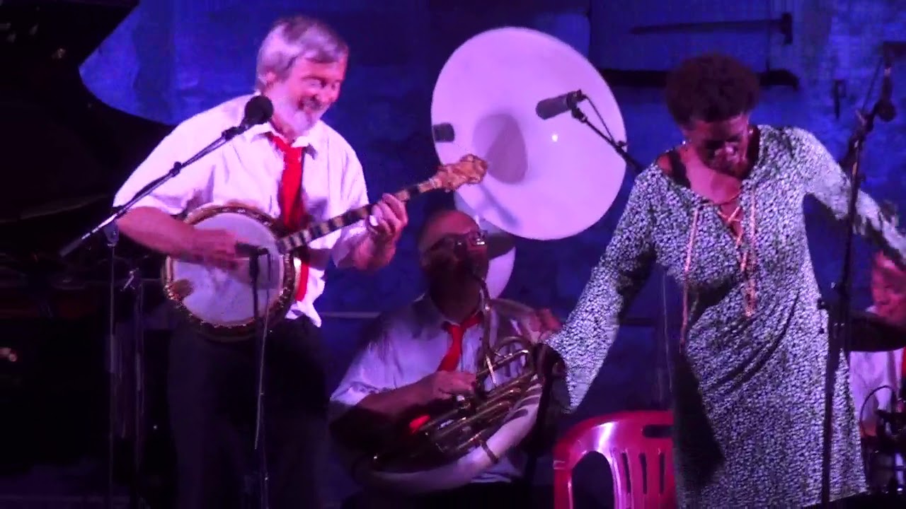 MOULIN A CAFE JAZZ HOT ORCHETRA & BRENDA BOYKIN LADY BE GOOD