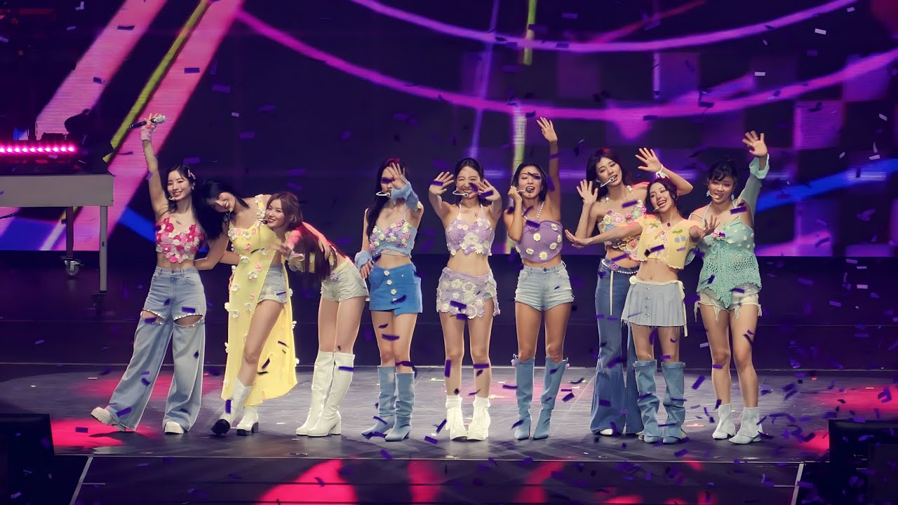 [#CONCERT] 230911 TWICE  - Ready To Be 5th World Tour in Paris :  Talk That Talk @ Bercy