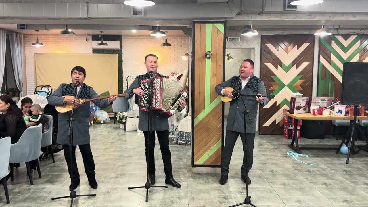 Алматының жігіттер домбыра баянмен шулатып қайття
