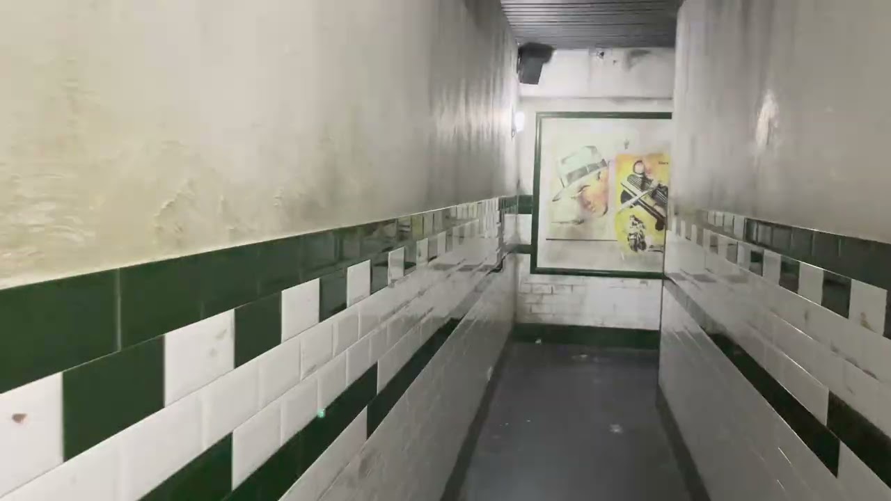 Xpress: Platform 13 - Queue Area - Private Tour - Walibi Holland