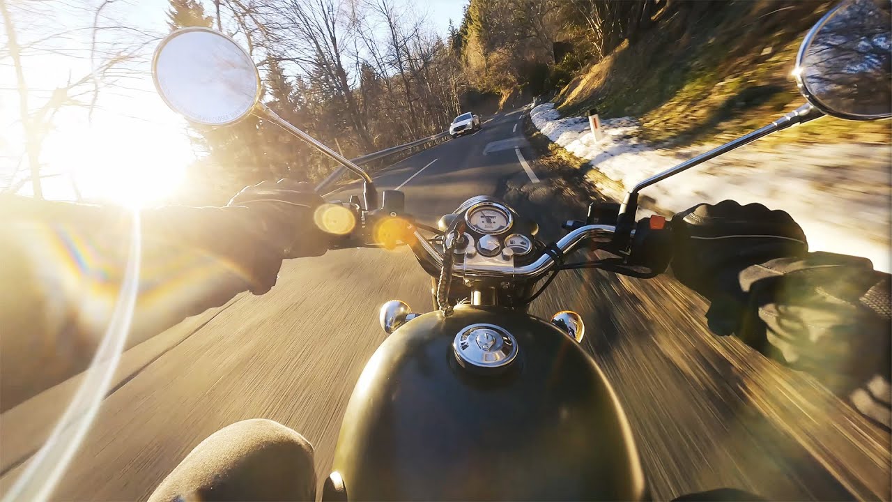 Royal Enfield Classic 500, Winter hill climb, ASMR, AEW Goldstar