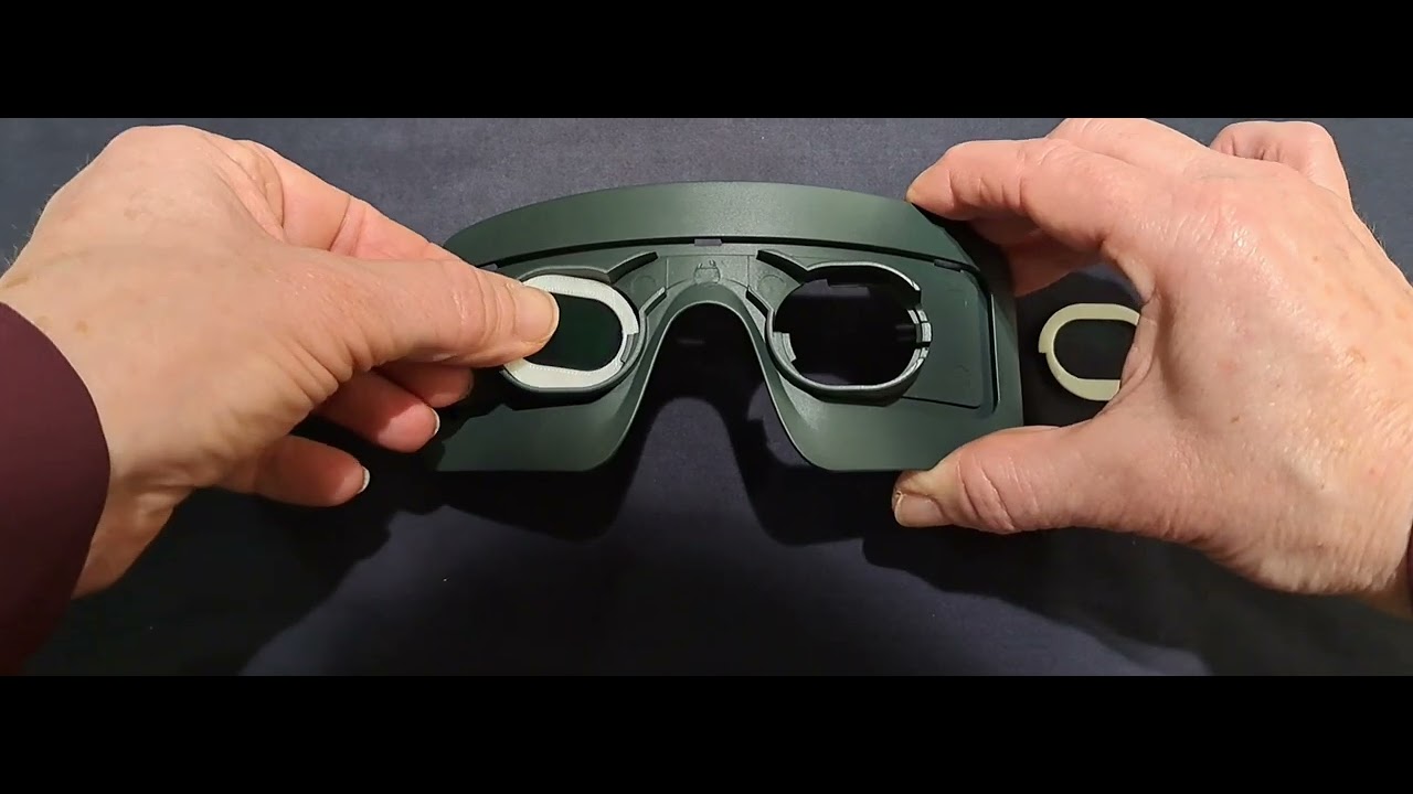Installing www.optik-fischer-viernheim.de correction lenses into the Divimath HDZero Faceplate.