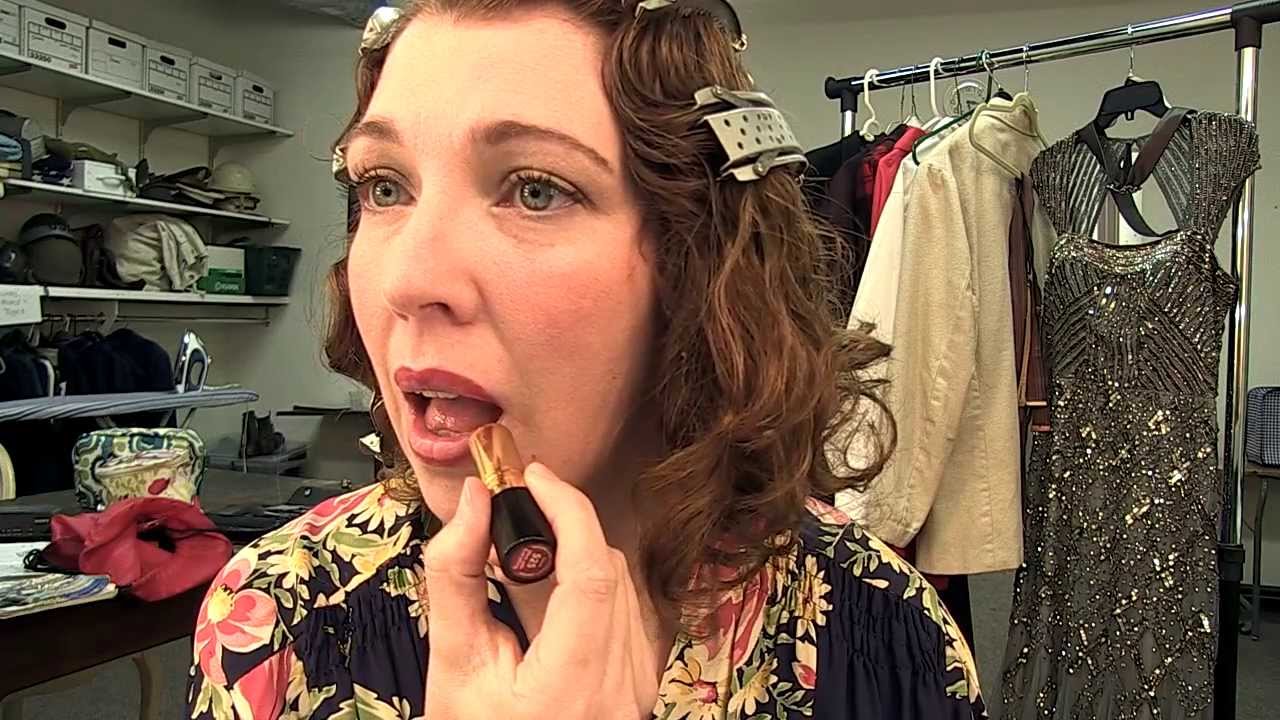 How To Apply 1930s Makeup