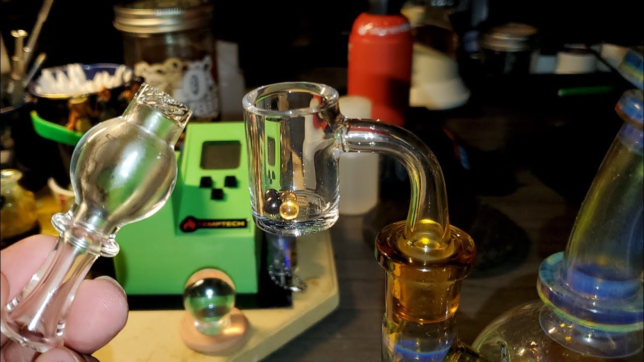 Close up DABS of my Bear Quartz banger stuffed with blue sherbert and 4 Bear Quartz terp pearls!!