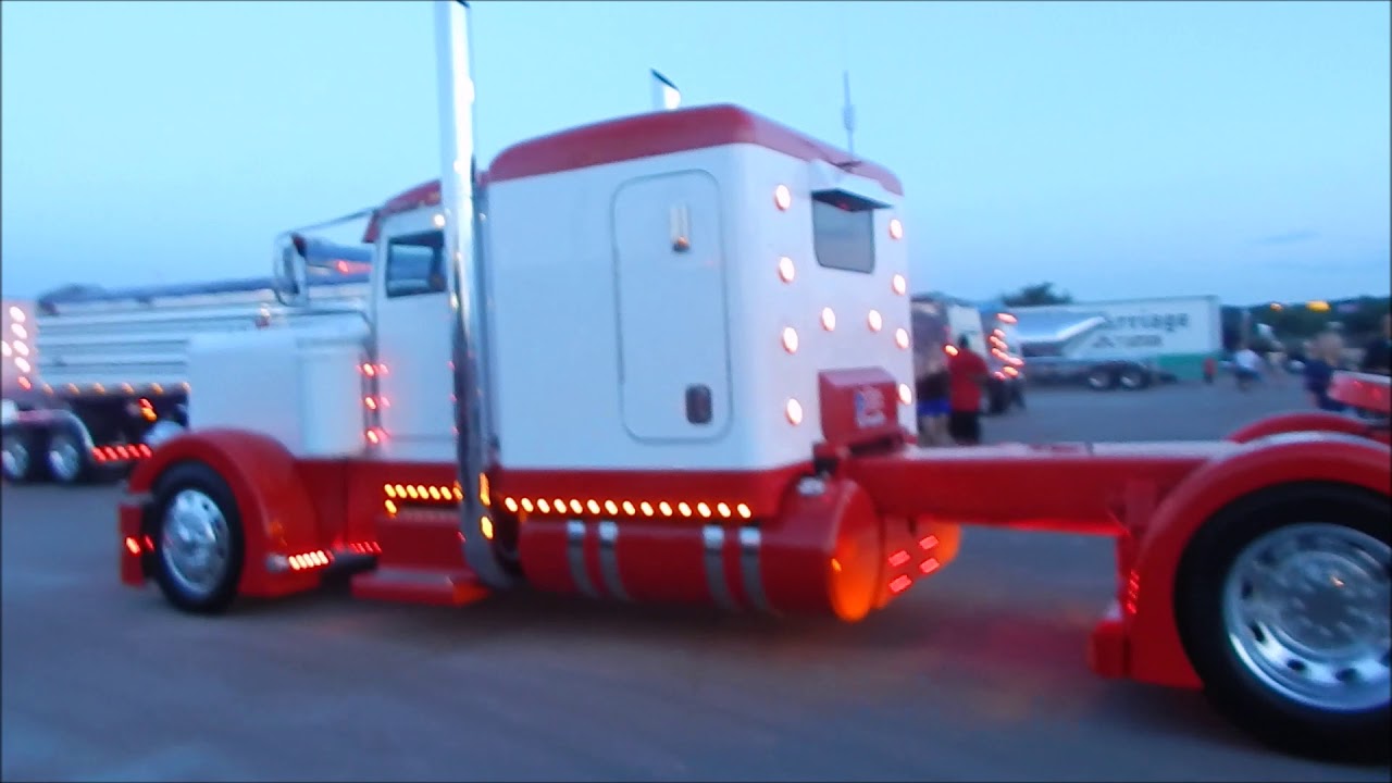 HANGING OUT ROTELLA SHELL SUPER RIGS 2015
