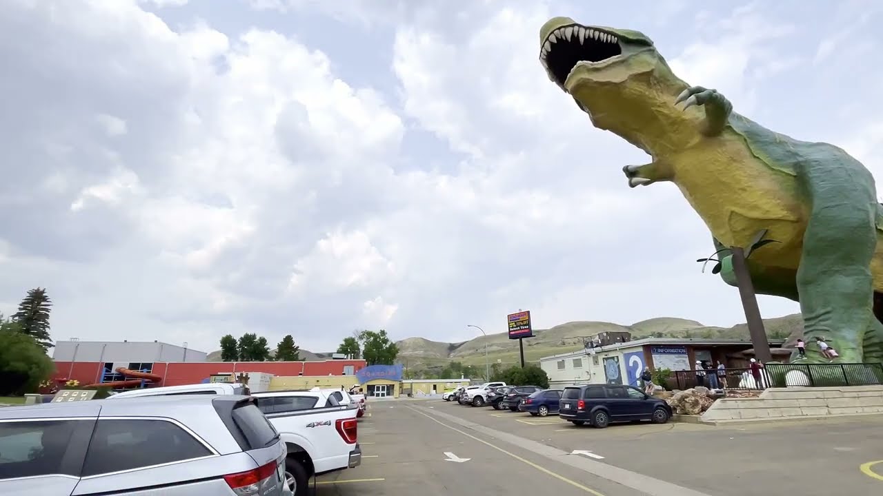 Alberta Road Trip - Driving in Drumheller