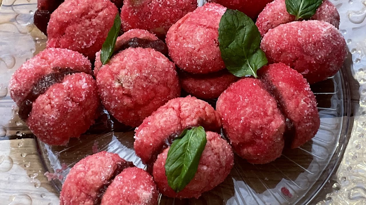 Gli squisiti dolcetti degli anni '60: Le pesche biscotto all'Alchermes