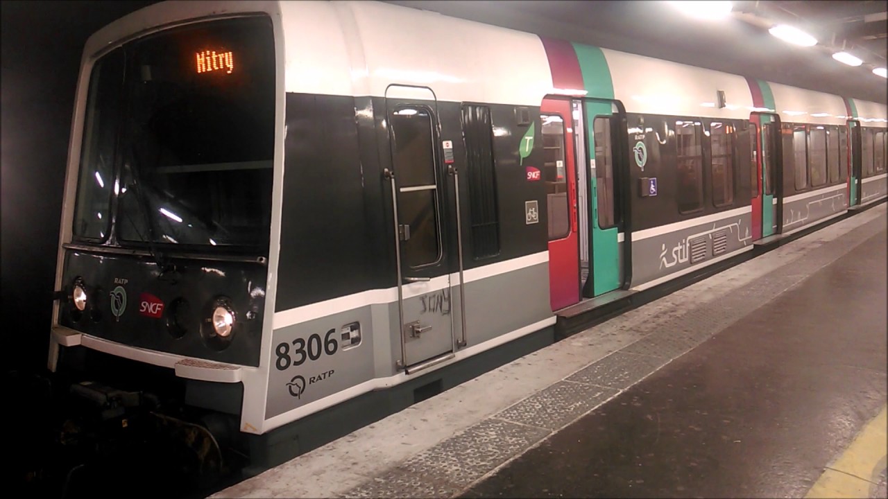 Départ des trains du RER A et du RER B à Châtelet - Les Halles