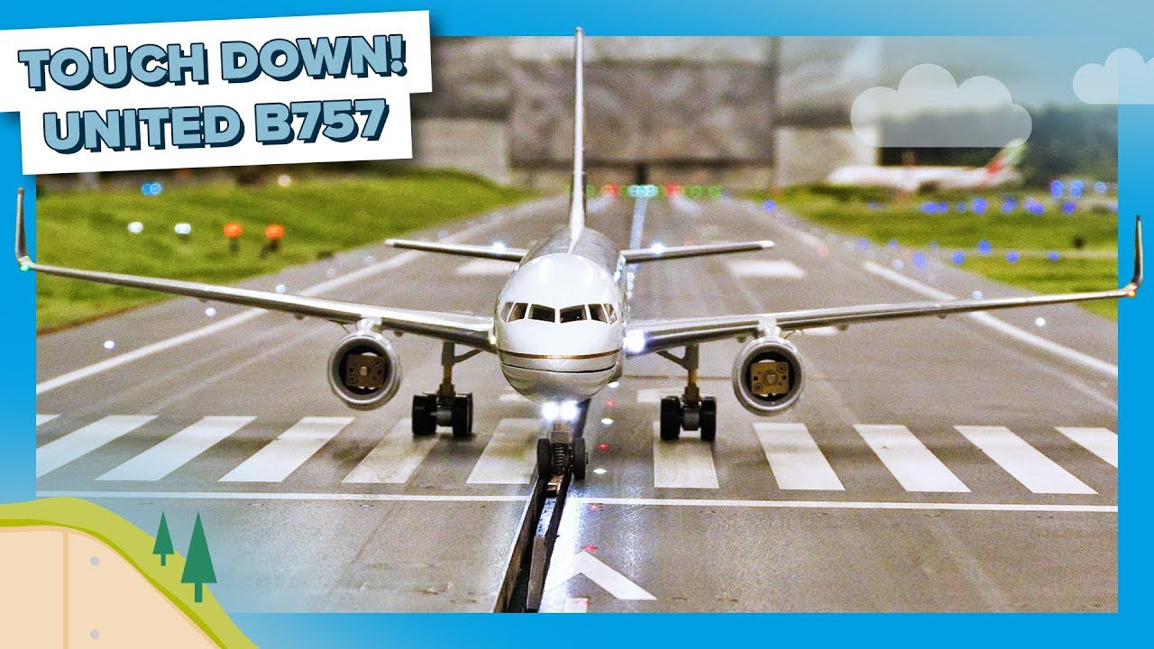 TOUCH DOWN - First Flight of the United Airlines B757 at Miniatur Wunderland