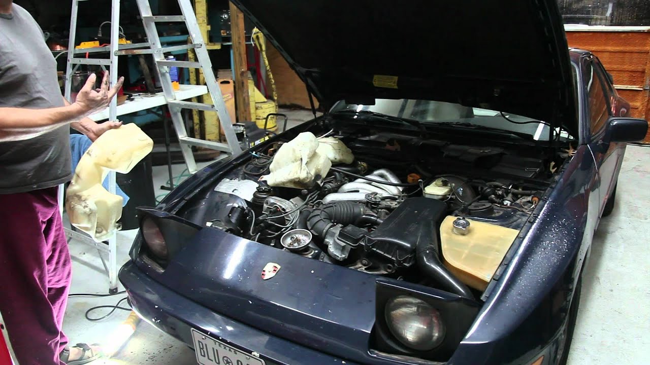How to change the windshield washer fluid tank on a 1987 Porsche 944