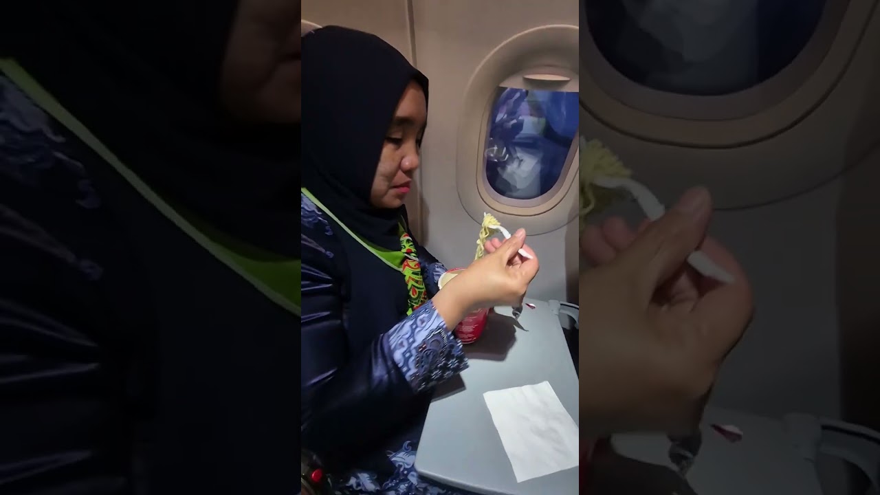 Part (1) Umrah: Si Mak & Opak Star Dari Kota Daeng, Ummi Hj Star Dari Kota Lulo, Bertemu Di Jakarta