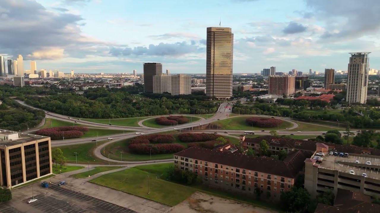 DroneHEET - River Oaks / Downtown Skyline Houston - 9.11.24 - 4k Drone Video