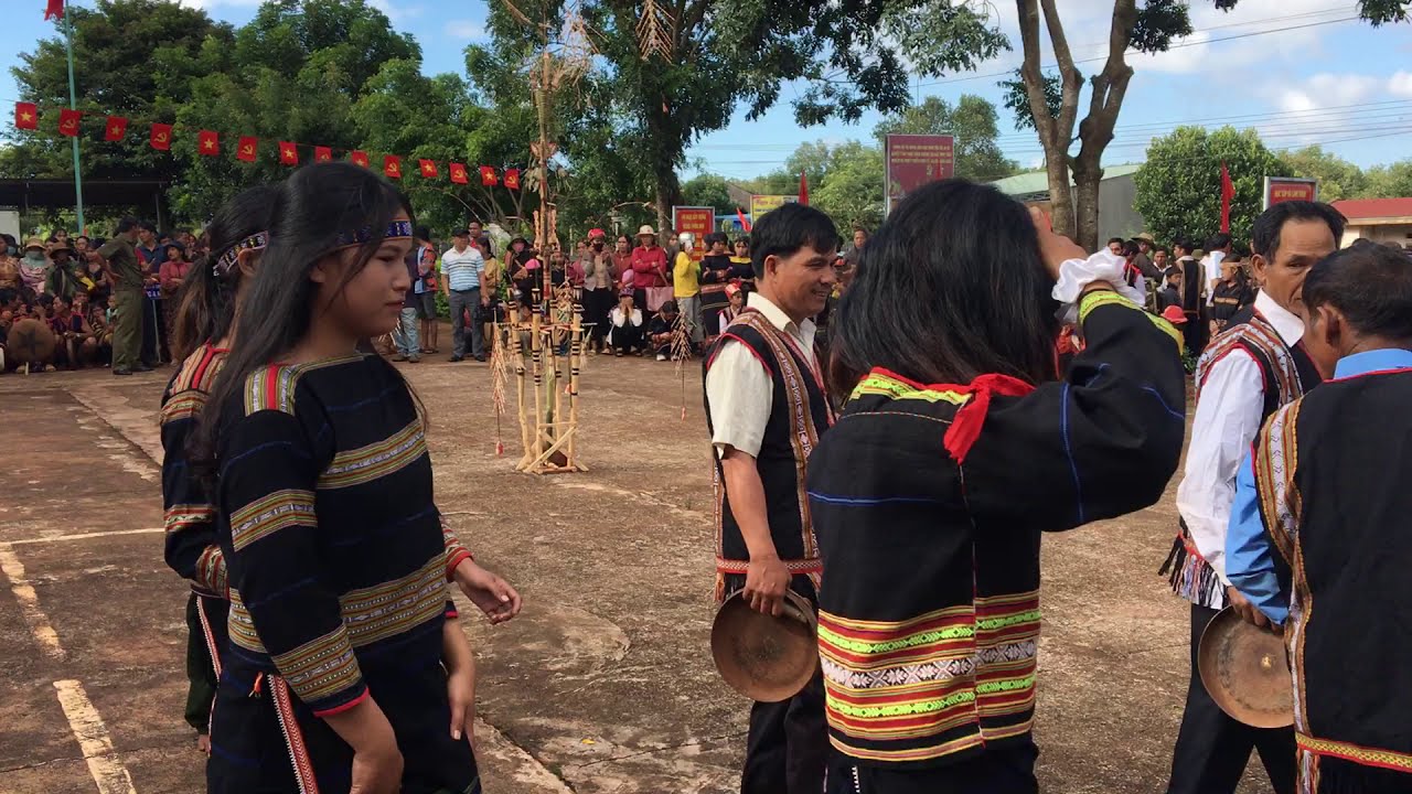 Đội công chiêng lang doắch xã iavê