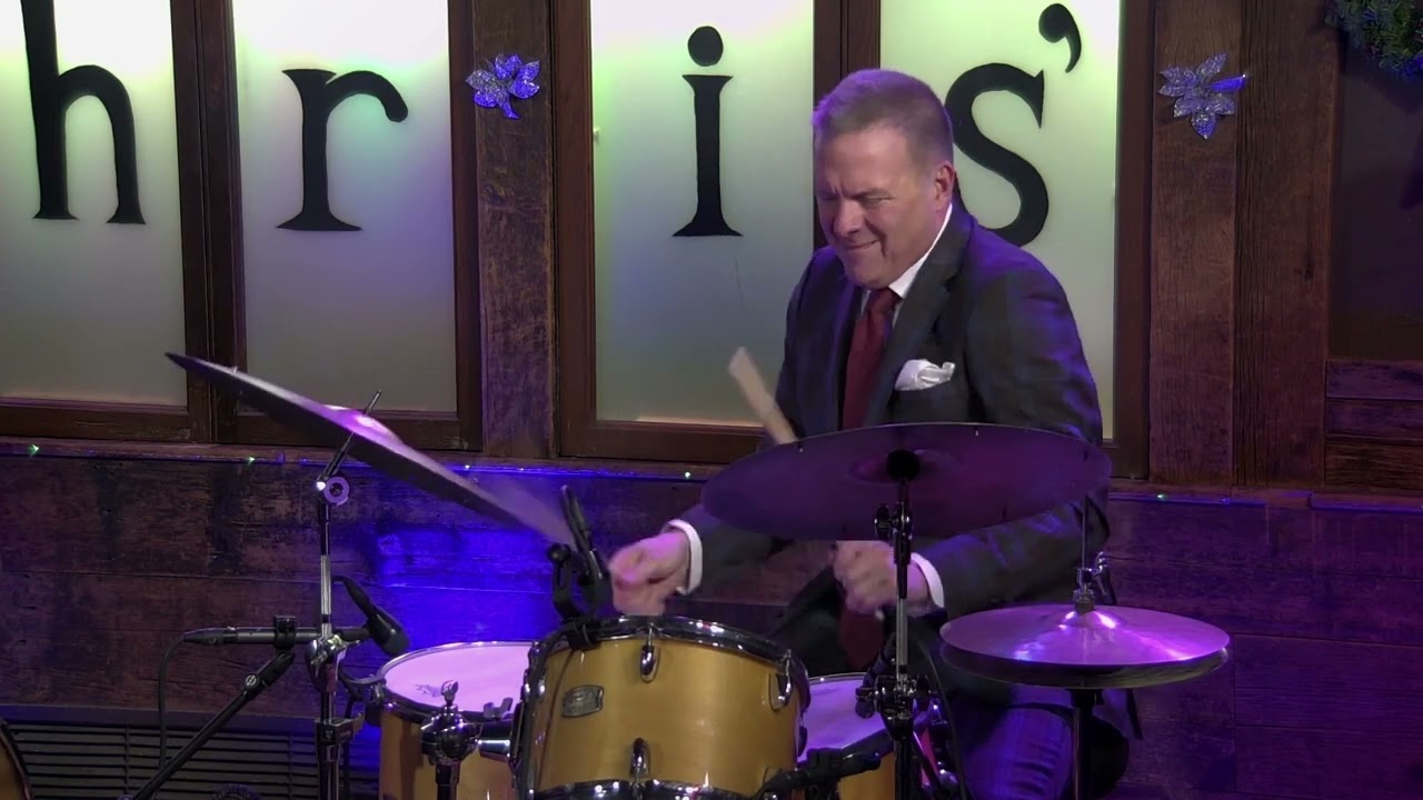Joe Farnsworth takes an amazing drum solo!