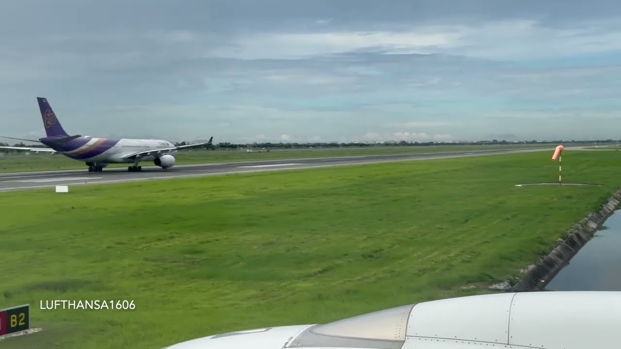 THAI Airways Airbus A350-900 from Bangkok (BKK) to Singapore (SIN) airport