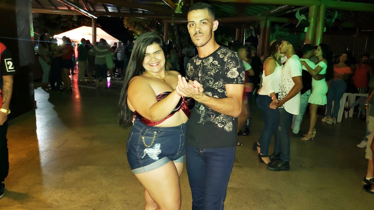 MORENA CAPIXABA - DAN&Ccedil;ANDO FORR&Oacute; NO BAIL&Atilde;O DO FABR&Iacute;CIO E SEUS TECLADOS (XOTE)