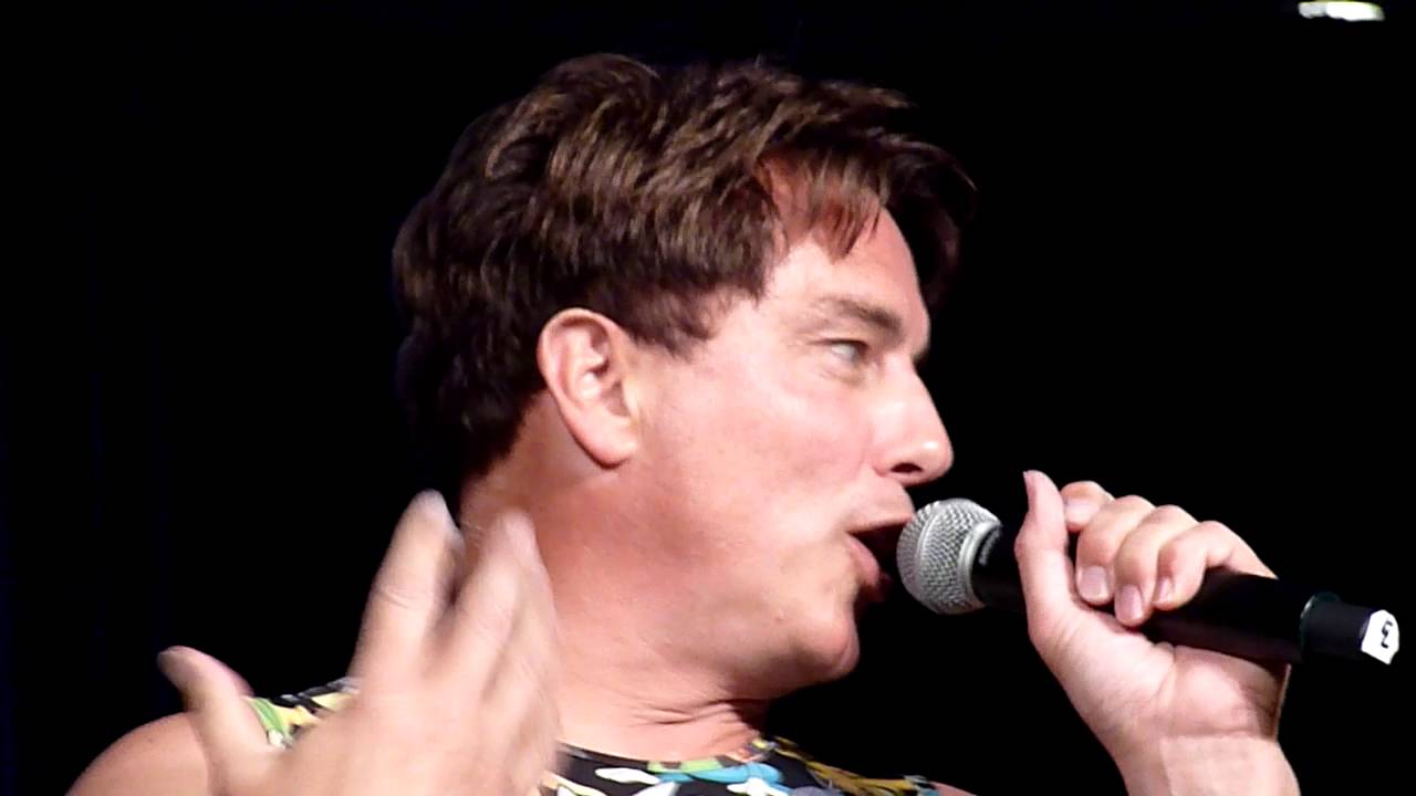 'Scott in the jacuzzi' story - John Barrowman @ Wizard World Chicago 20162016