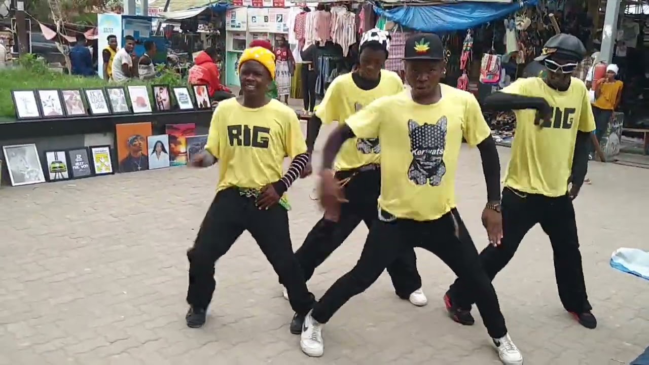 Pom pom dancing